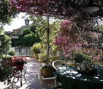 B&B La Bouganville Napoli Bed & Breakfast